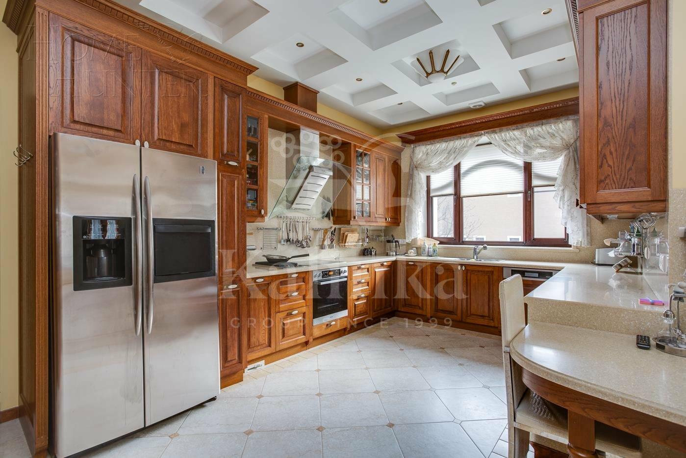 2-этажный коттедж 880 м² с отделкой