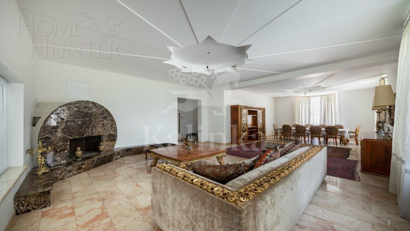 2-этажный коттедж 1 000 м² с отделкой