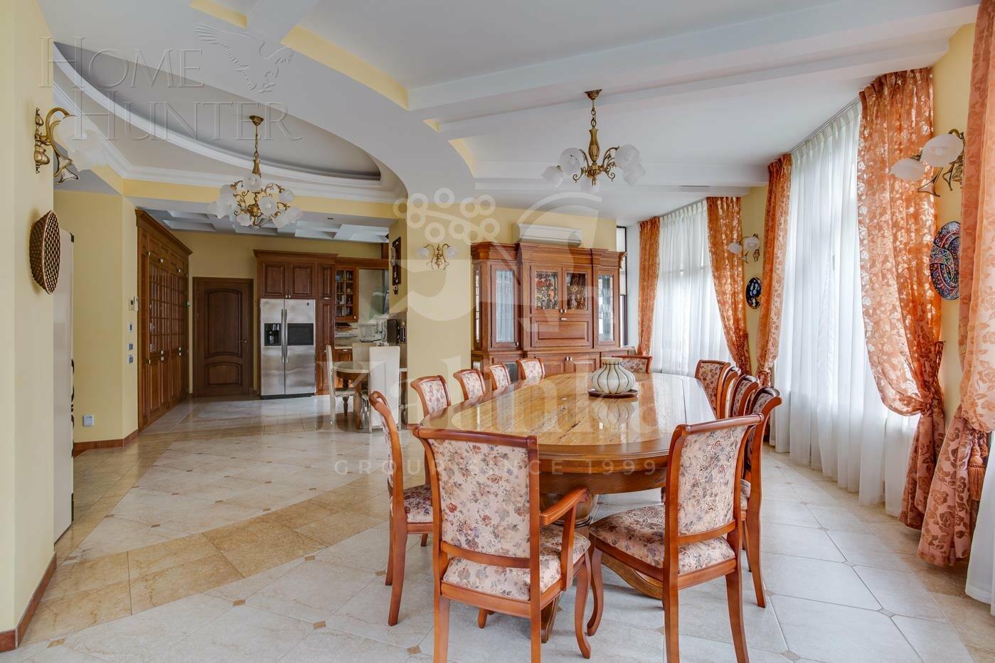 2-этажный коттедж 880 м² с отделкой