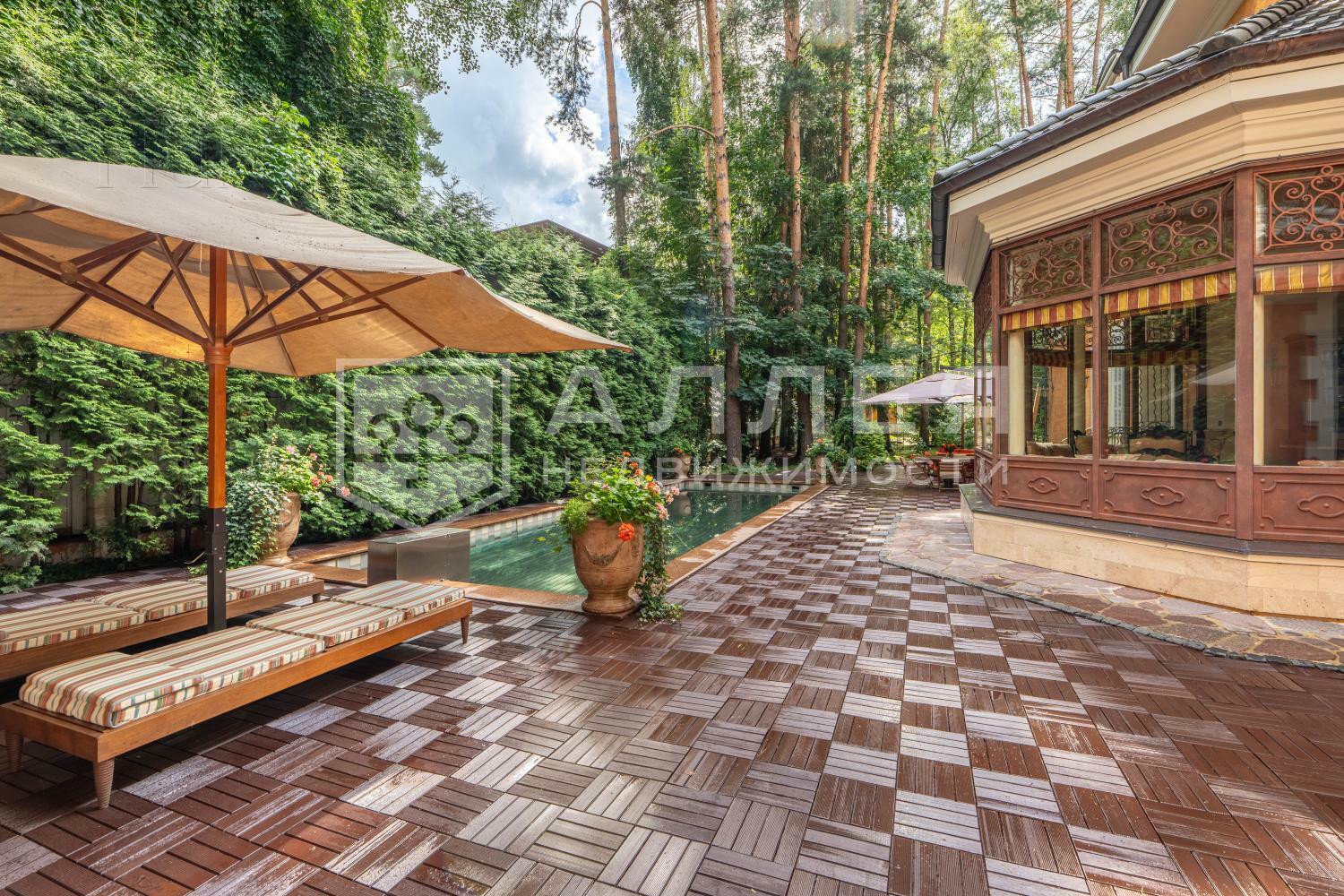 2-этажный коттедж 1 018 м² с отделкой