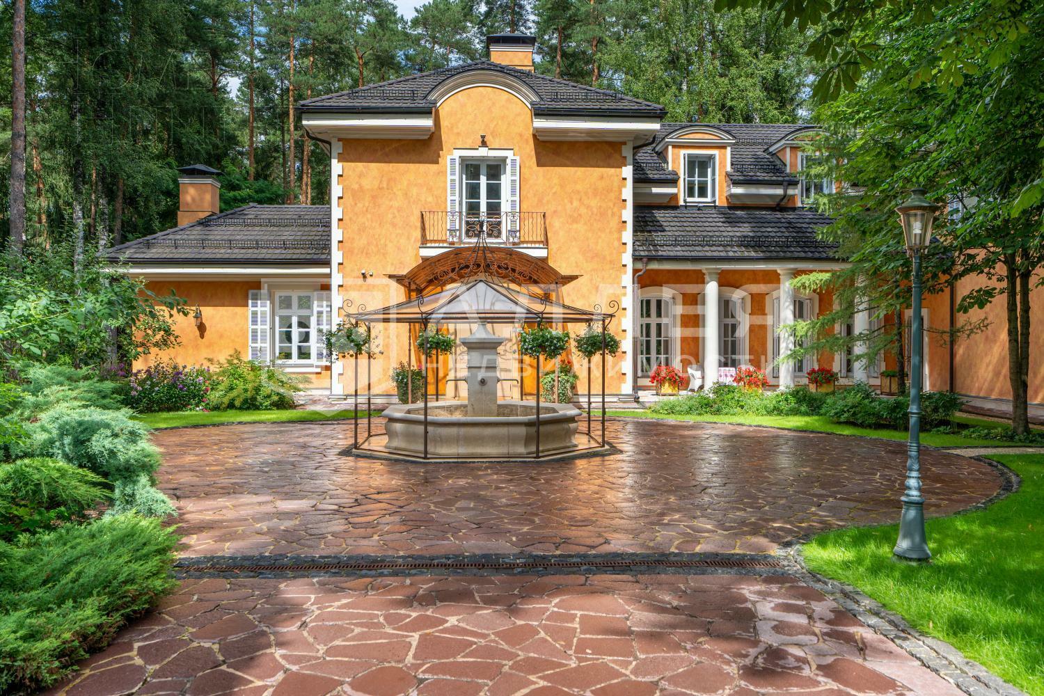 2-этажный коттедж 1 018 м² с отделкой