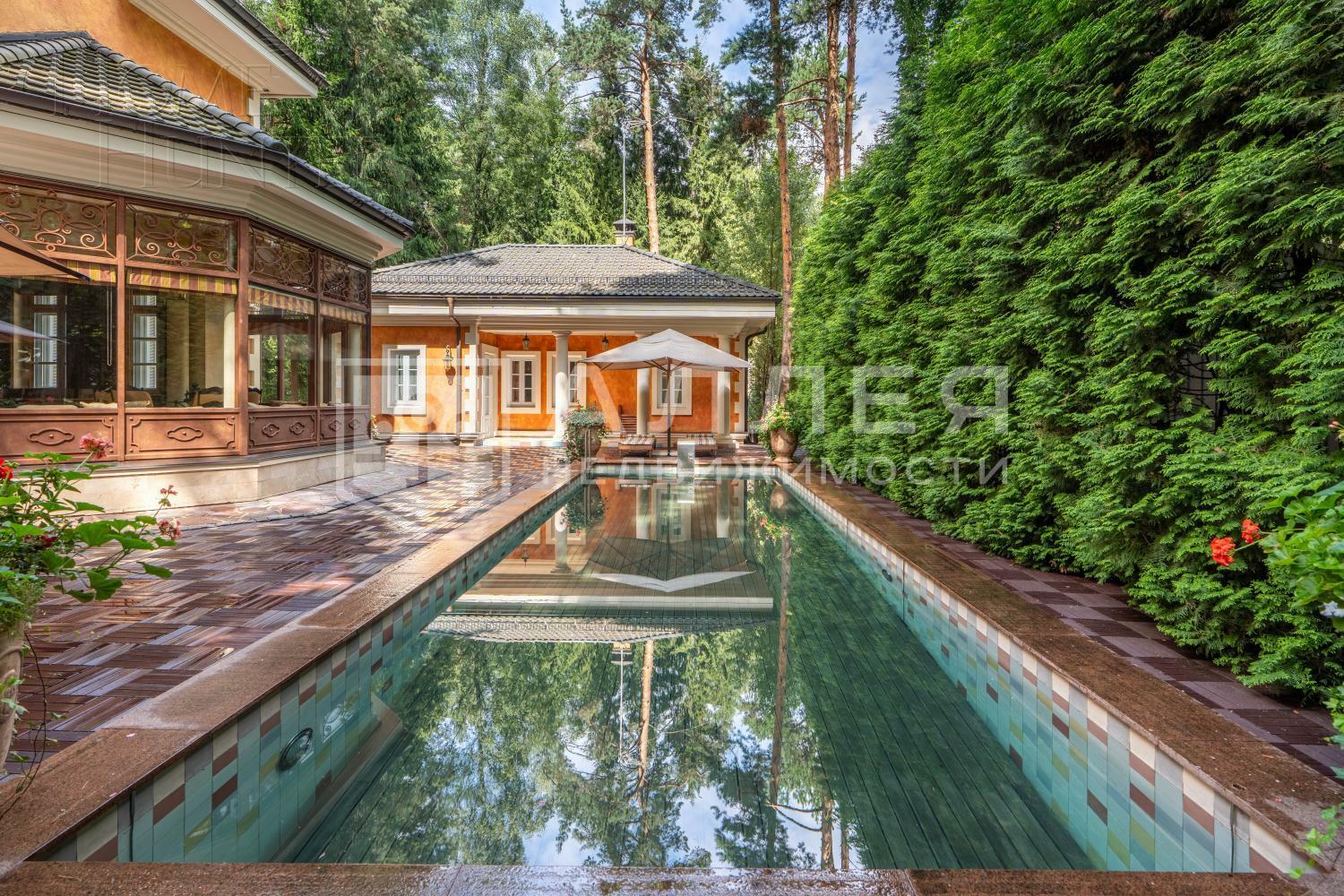 2-этажный коттедж 1 018 м² с отделкой