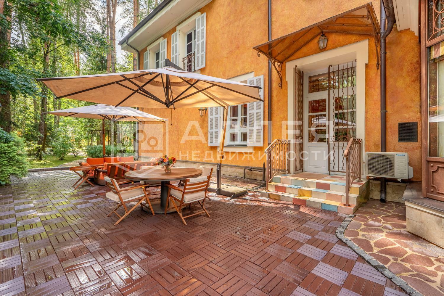 2-этажный коттедж 1 018 м² с отделкой