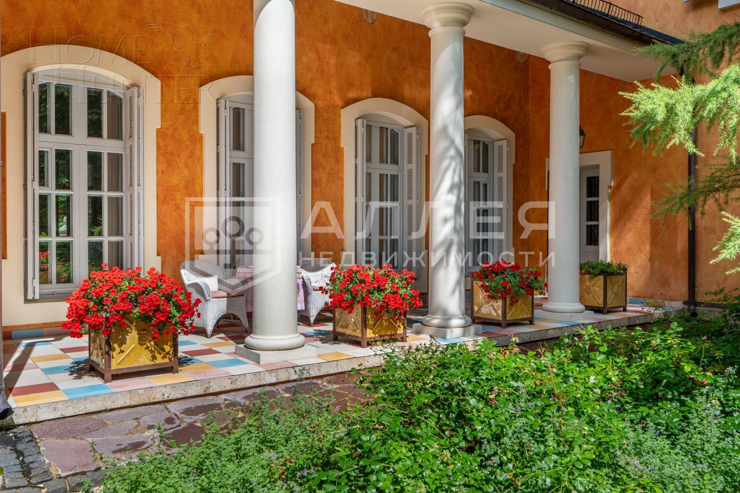 2-этажный коттедж 1 018 м² с отделкой