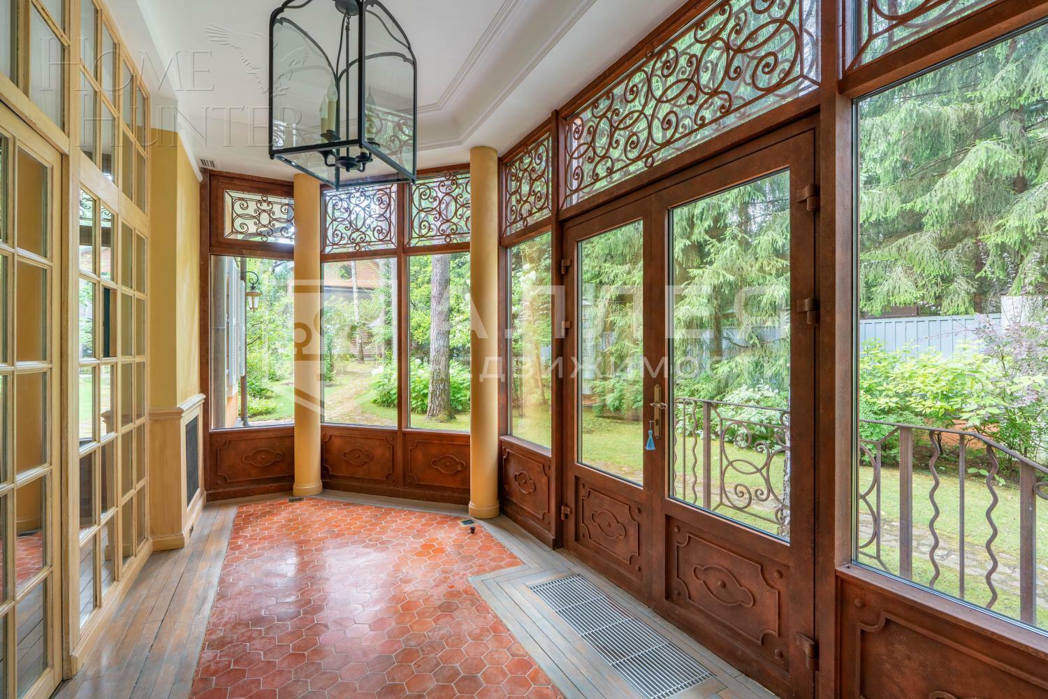 2-этажный коттедж 1 018 м² с отделкой