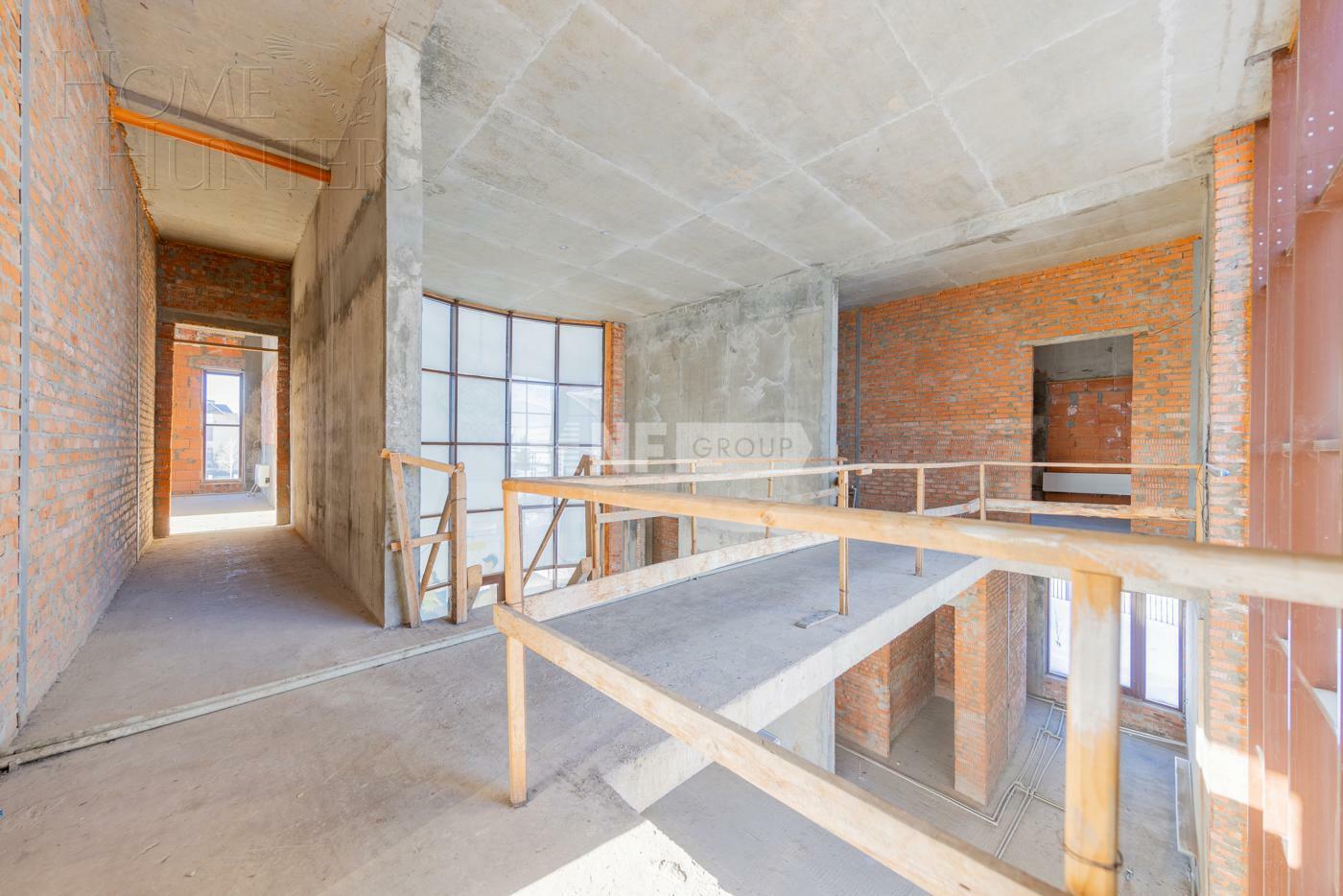 2-этажный коттедж 751.2 м² без отделки