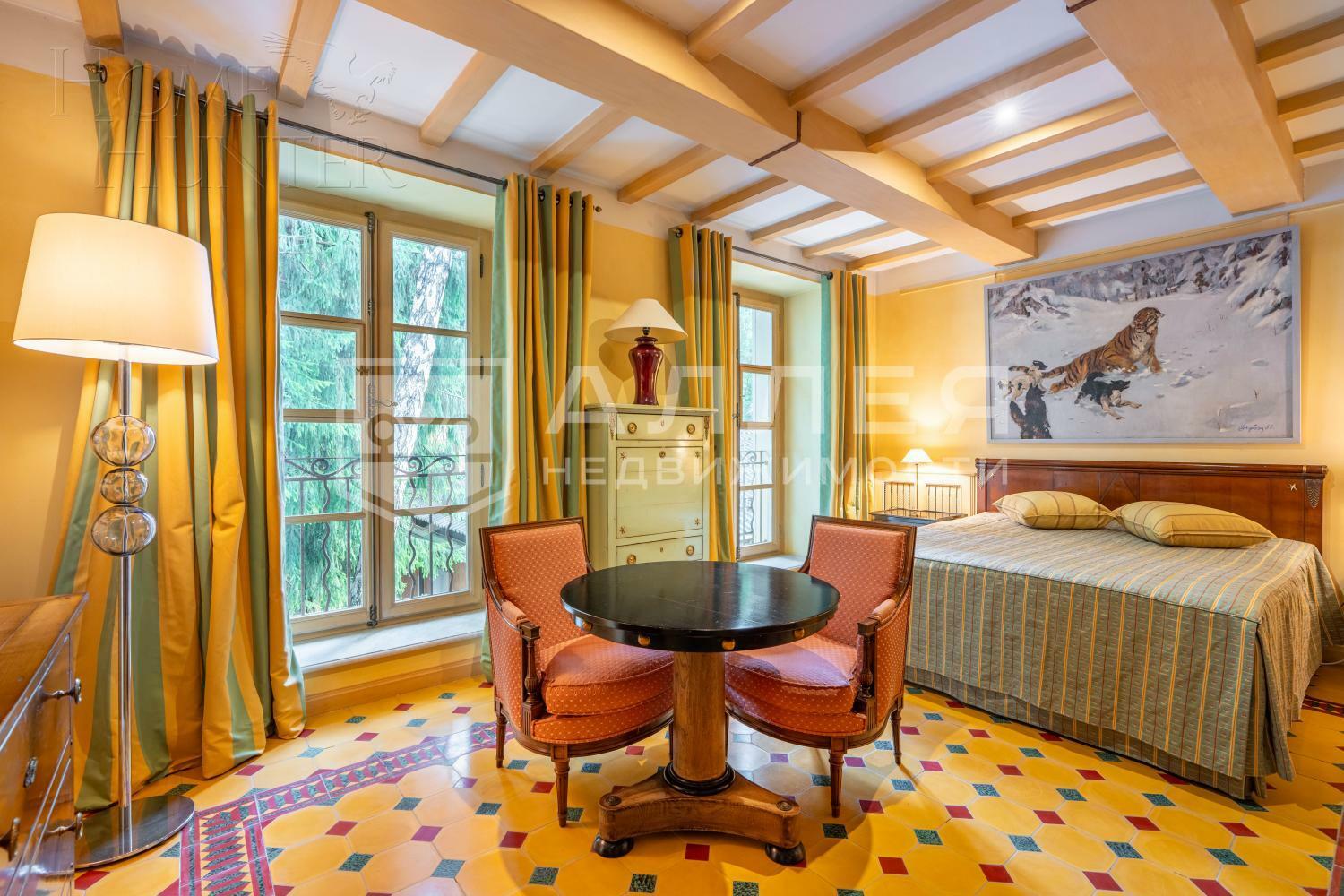 2-этажный коттедж 1 018 м² с отделкой