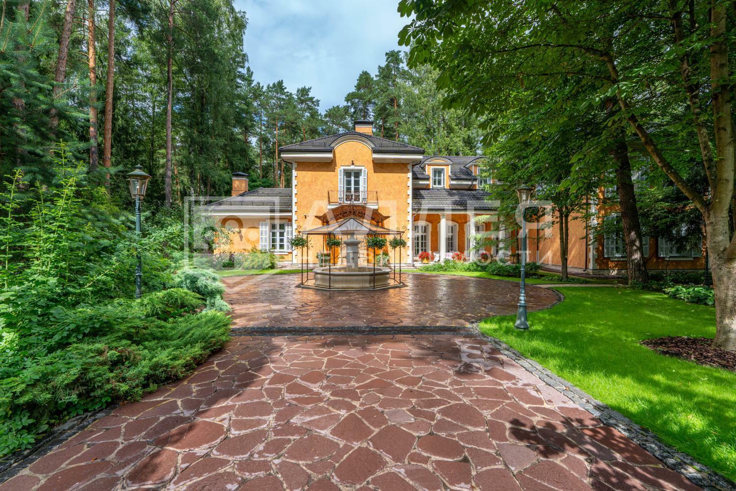 2-этажный коттедж 1 018 м² с отделкой