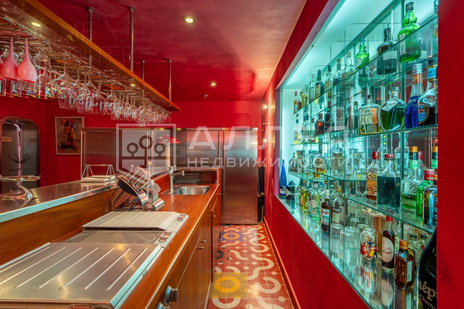 2-этажный коттедж 1 018 м² с отделкой