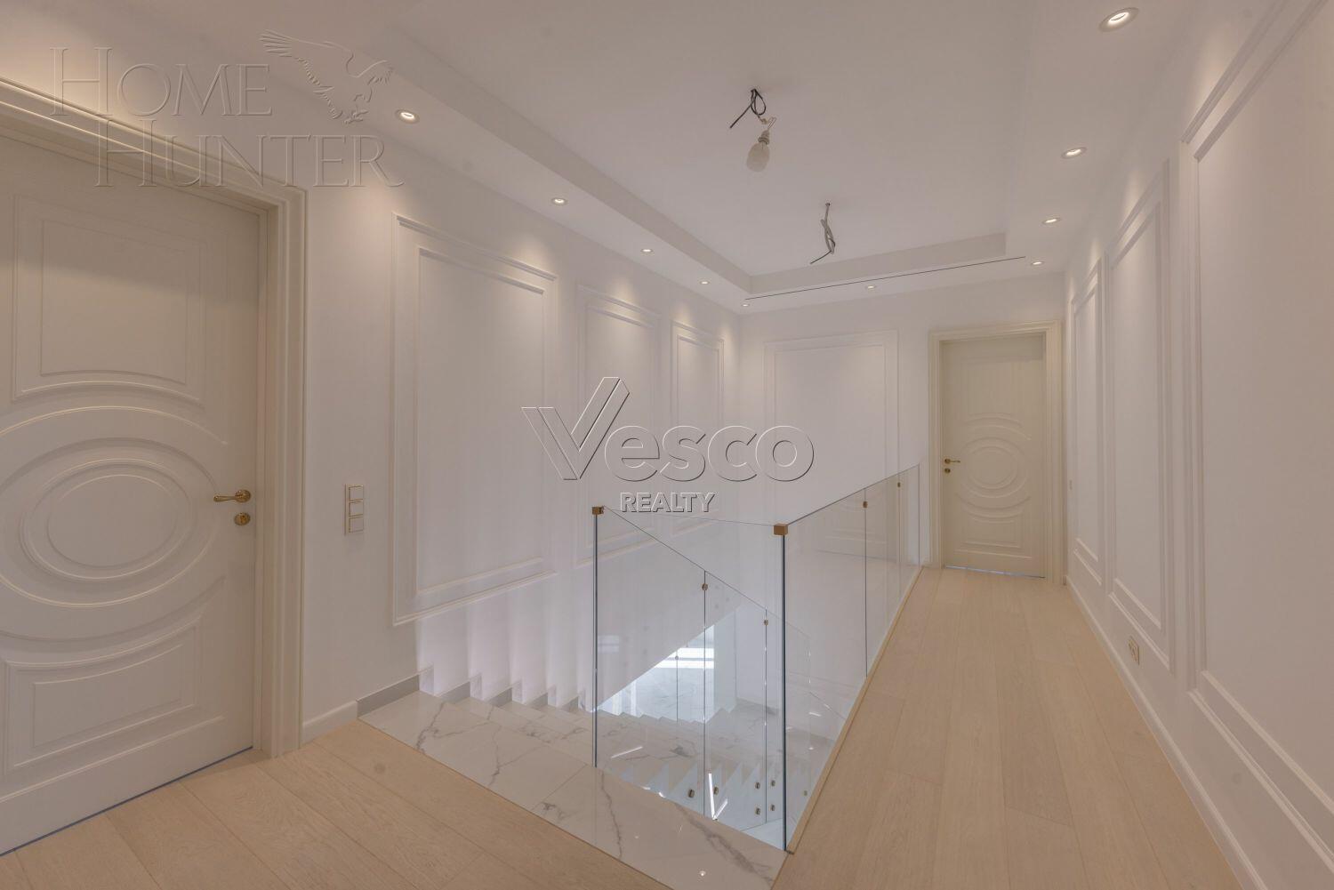 2-этажный коттедж 900 м² с отделкой