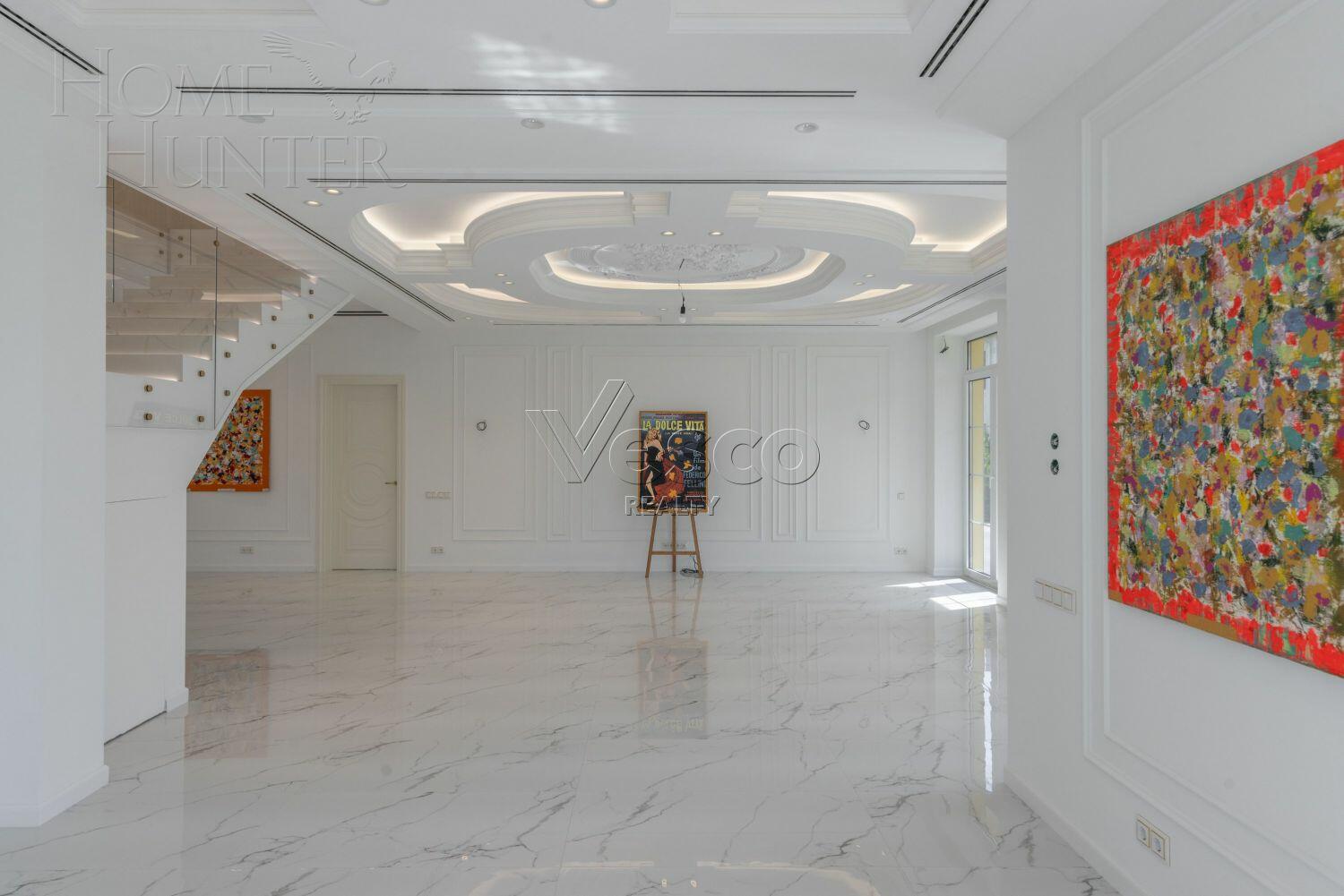 2-этажный коттедж 900 м² с отделкой