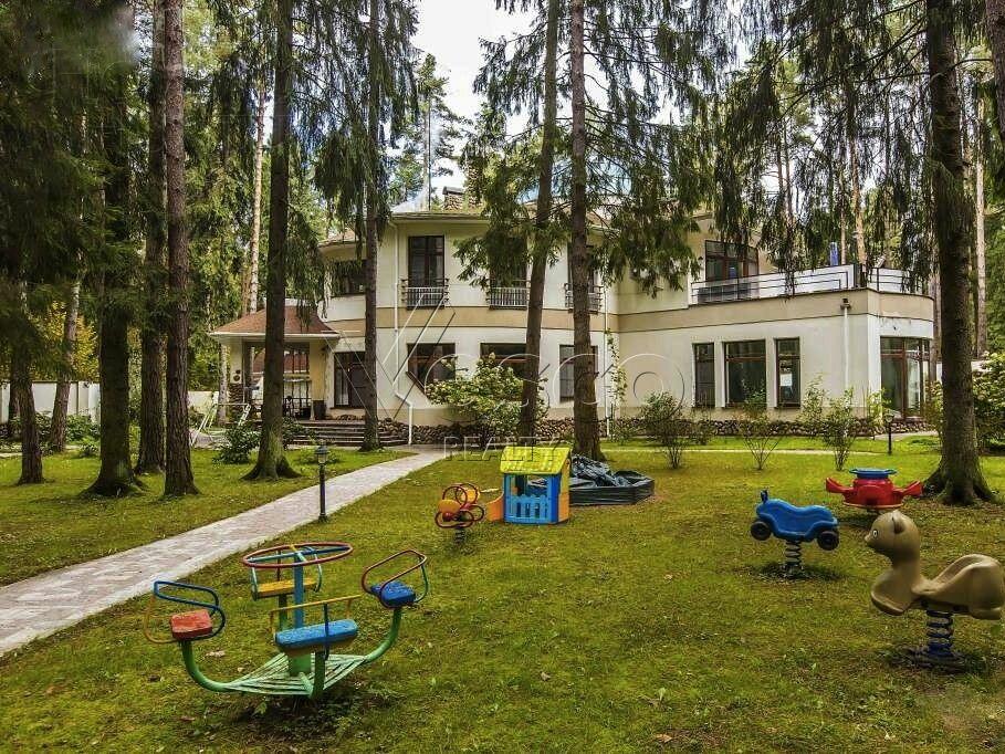 2-этажный коттедж 850 м² с отделкой