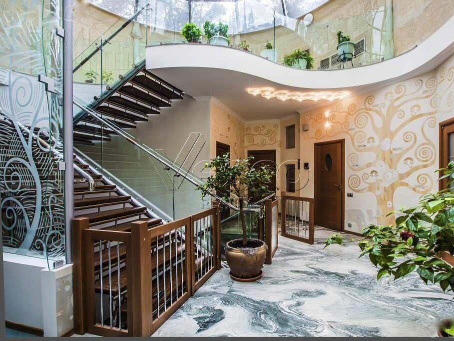 2-этажный коттедж 850 м² с отделкой