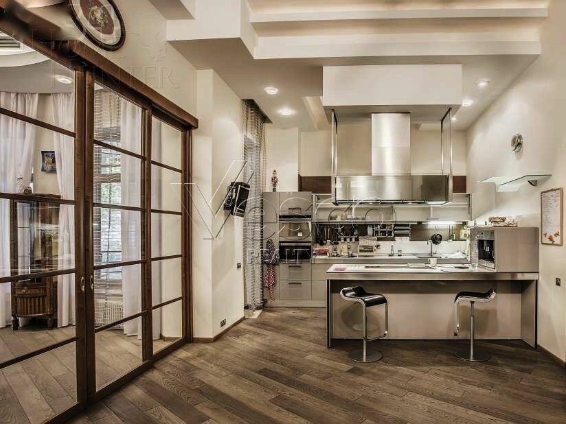 2-этажный коттедж 850 м² с отделкой