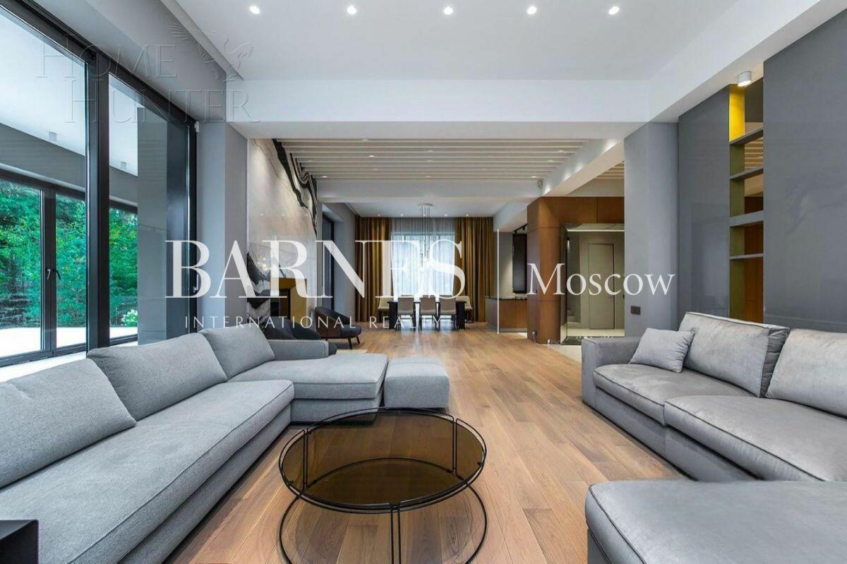 2-этажный коттедж 320 м² с отделкой