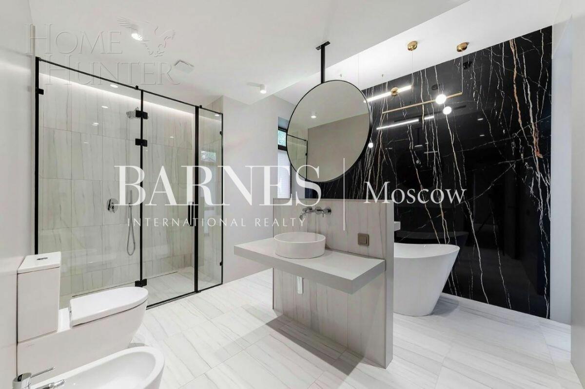 2-этажный коттедж 320 м² с отделкой