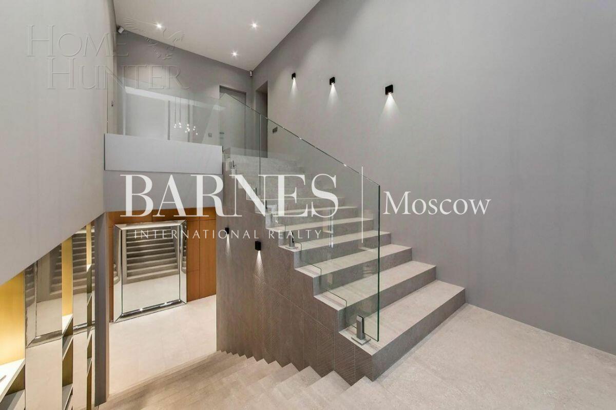 2-этажный коттедж 320 м² с отделкой