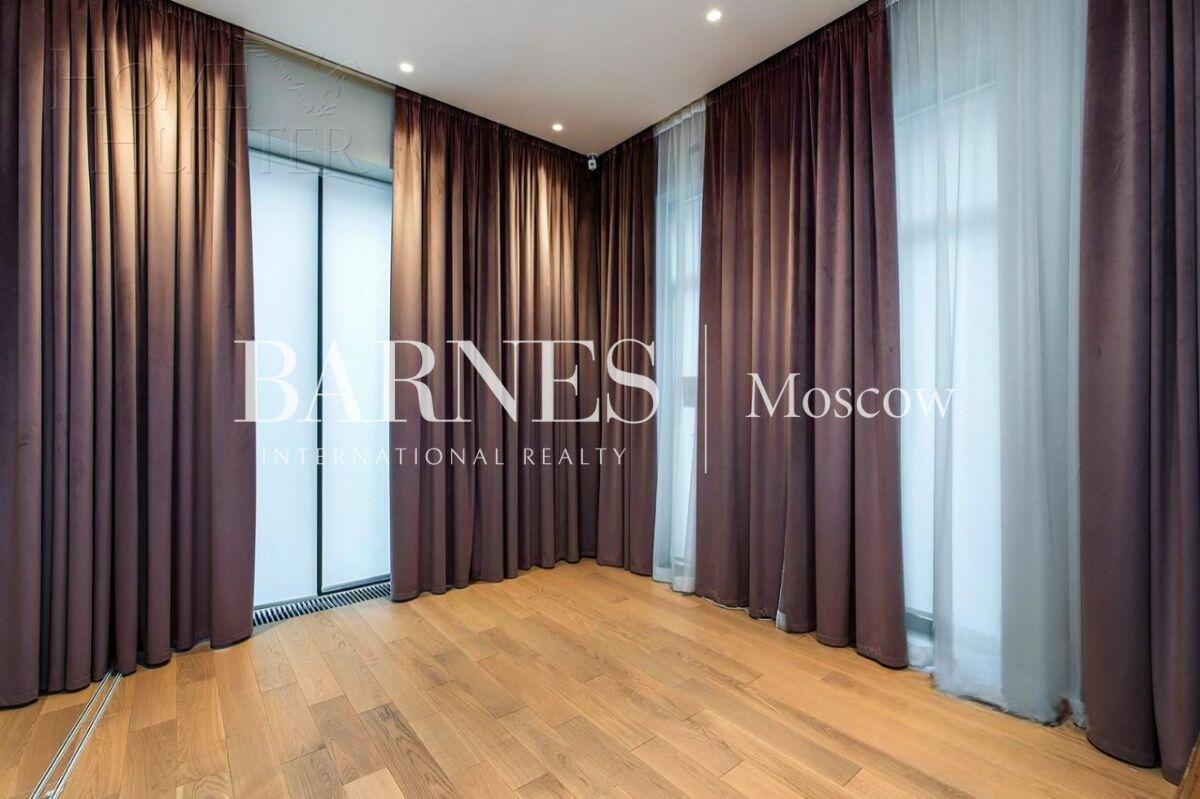 2-этажный коттедж 320 м² с отделкой