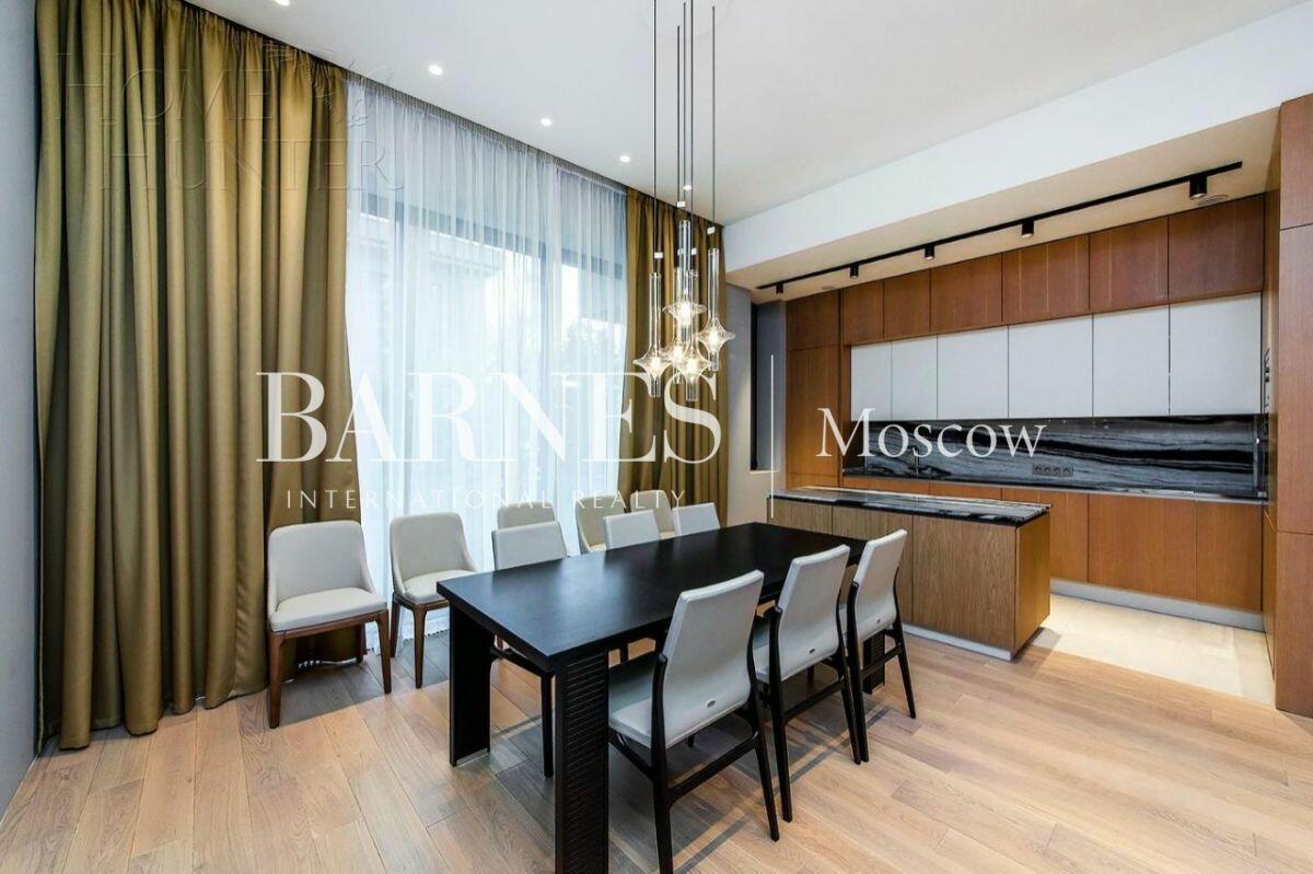 2-этажный коттедж 320 м² с отделкой