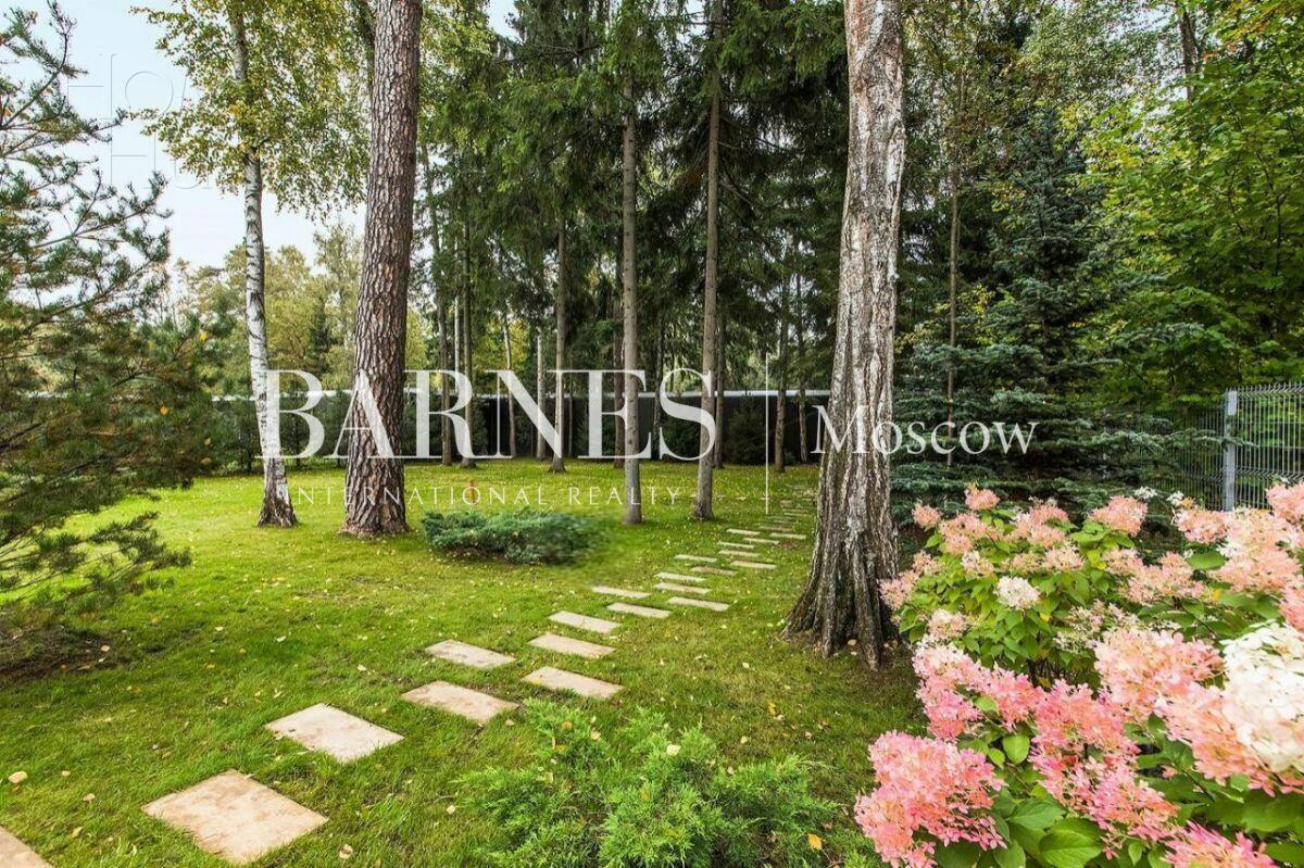 2-этажный коттедж 320 м² с отделкой