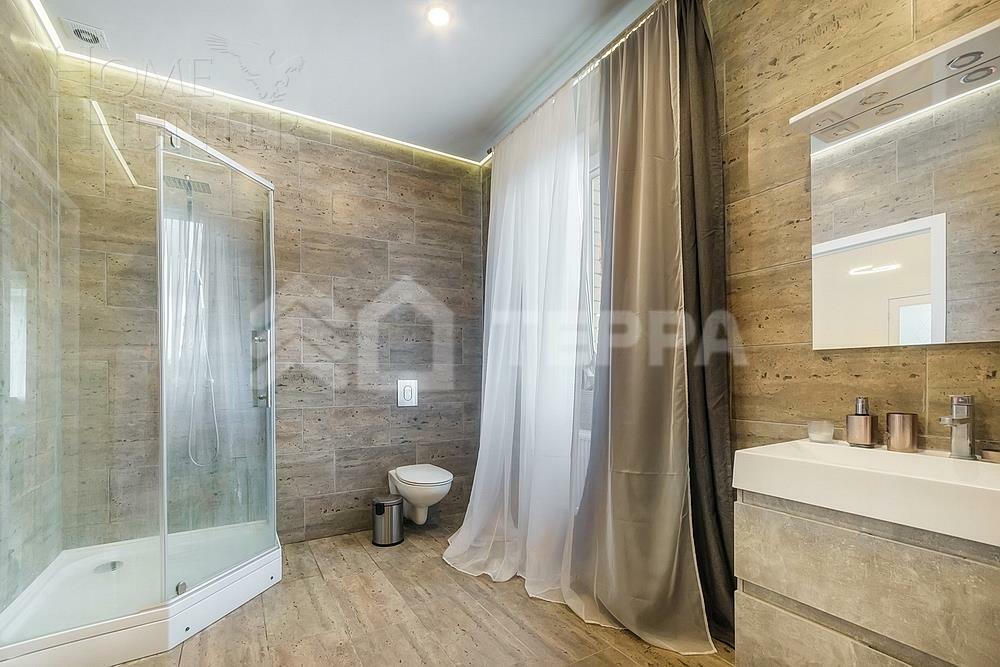 3-этажный коттедж 372 м² с отделкой