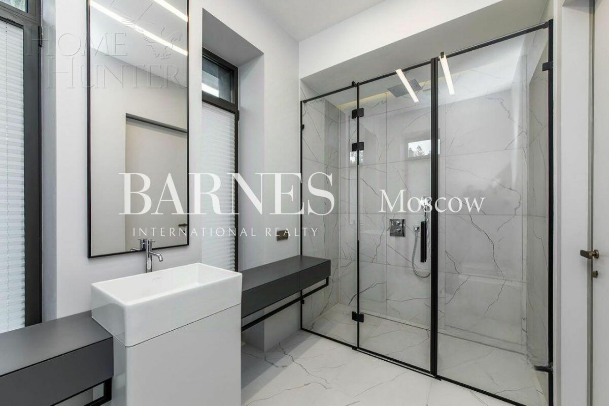 2-этажный коттедж 320 м² с отделкой