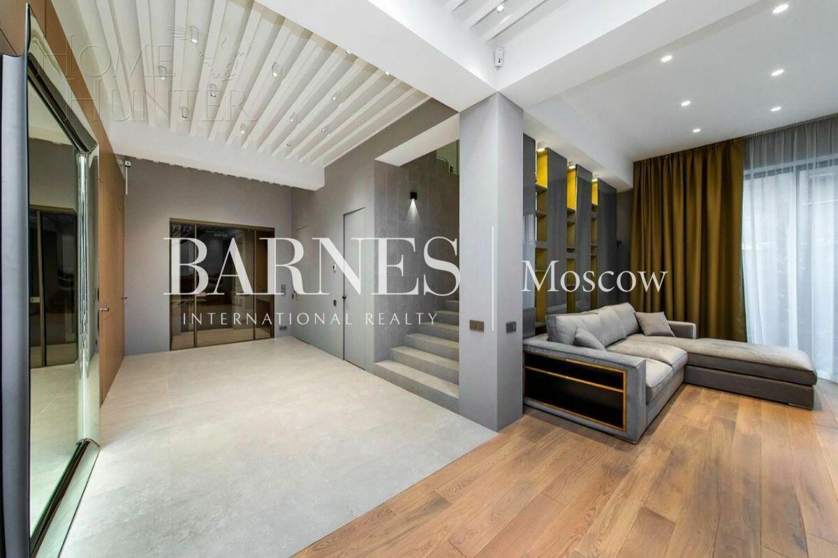 2-этажный коттедж 320 м² с отделкой