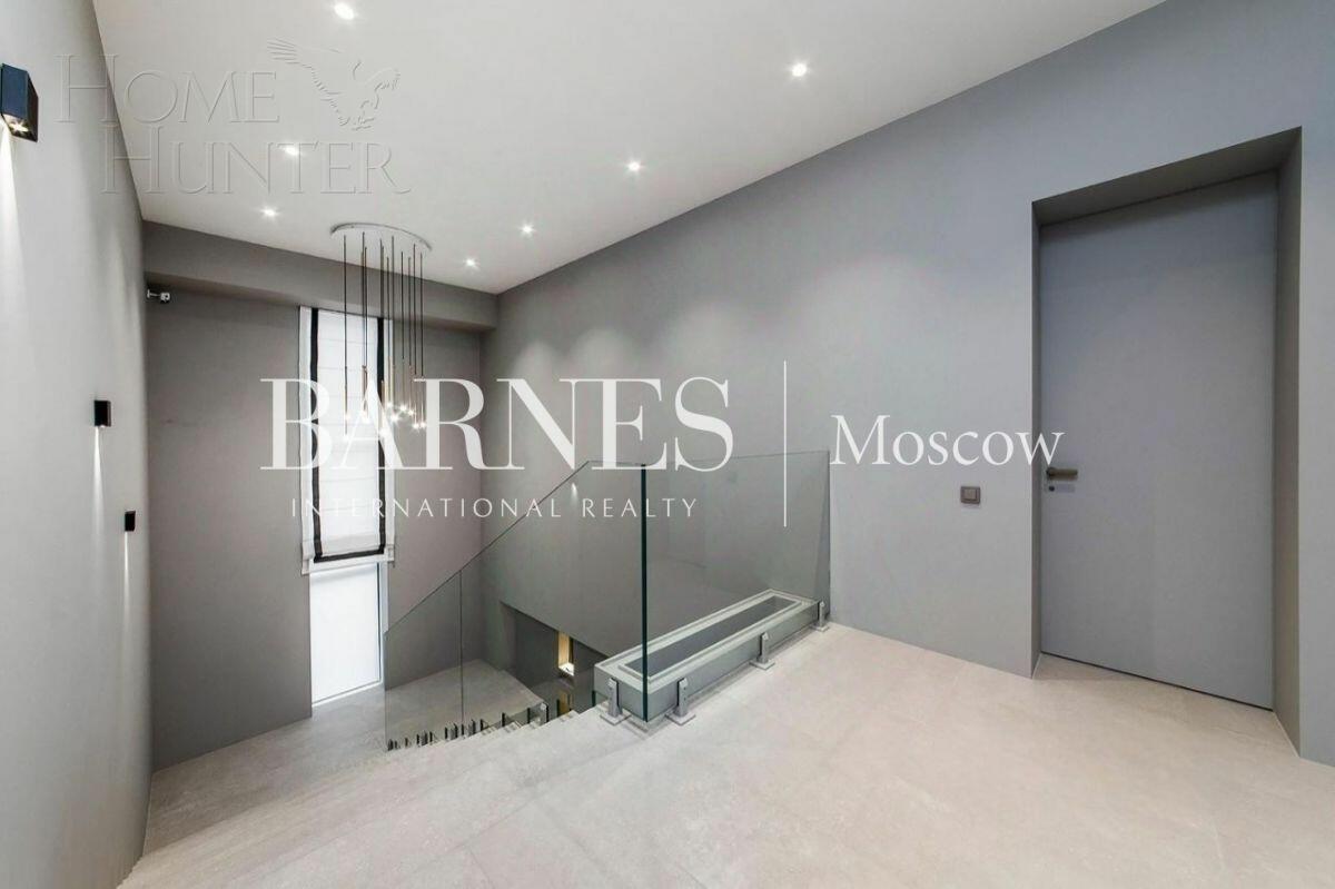 2-этажный коттедж 320 м² с отделкой
