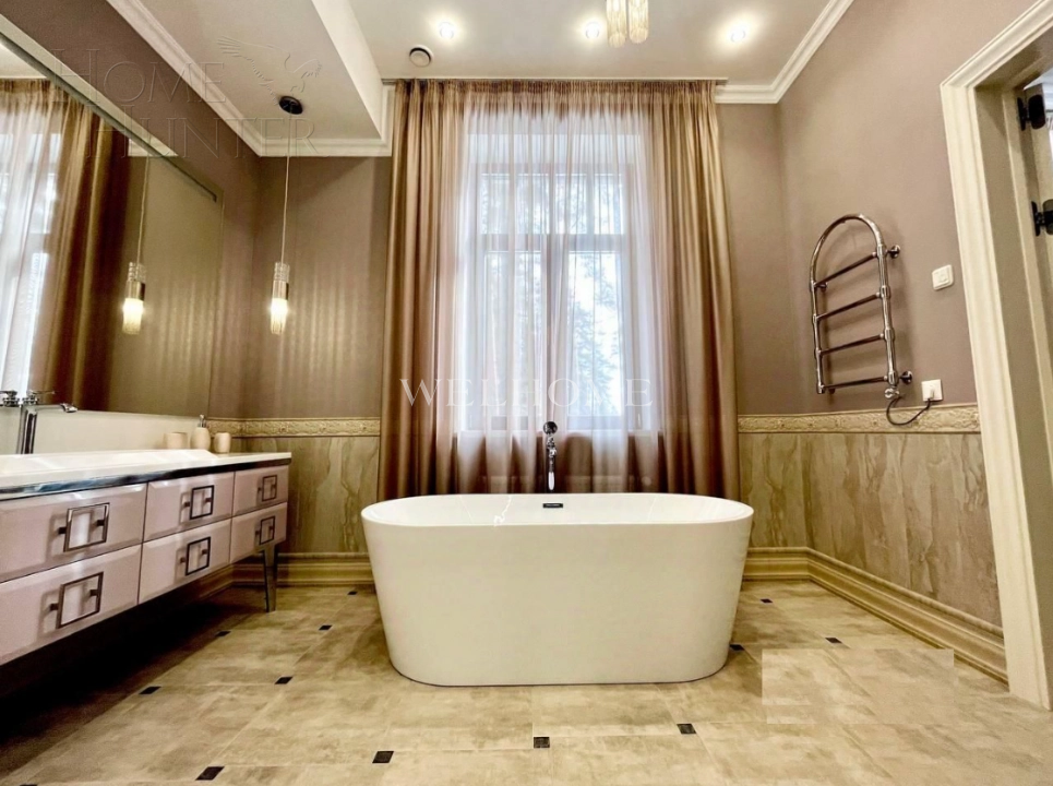 3-этажный коттедж 1 440 м² с отделкой