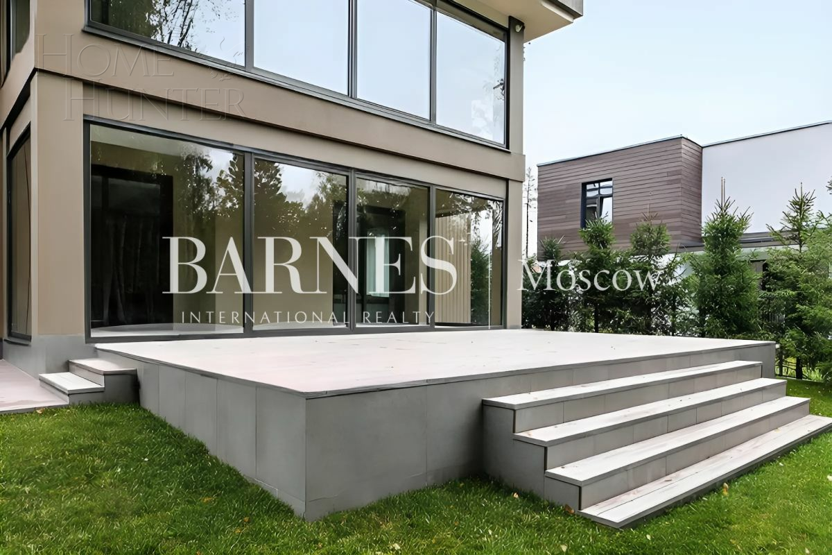 2-этажный коттедж 320 м² с отделкой