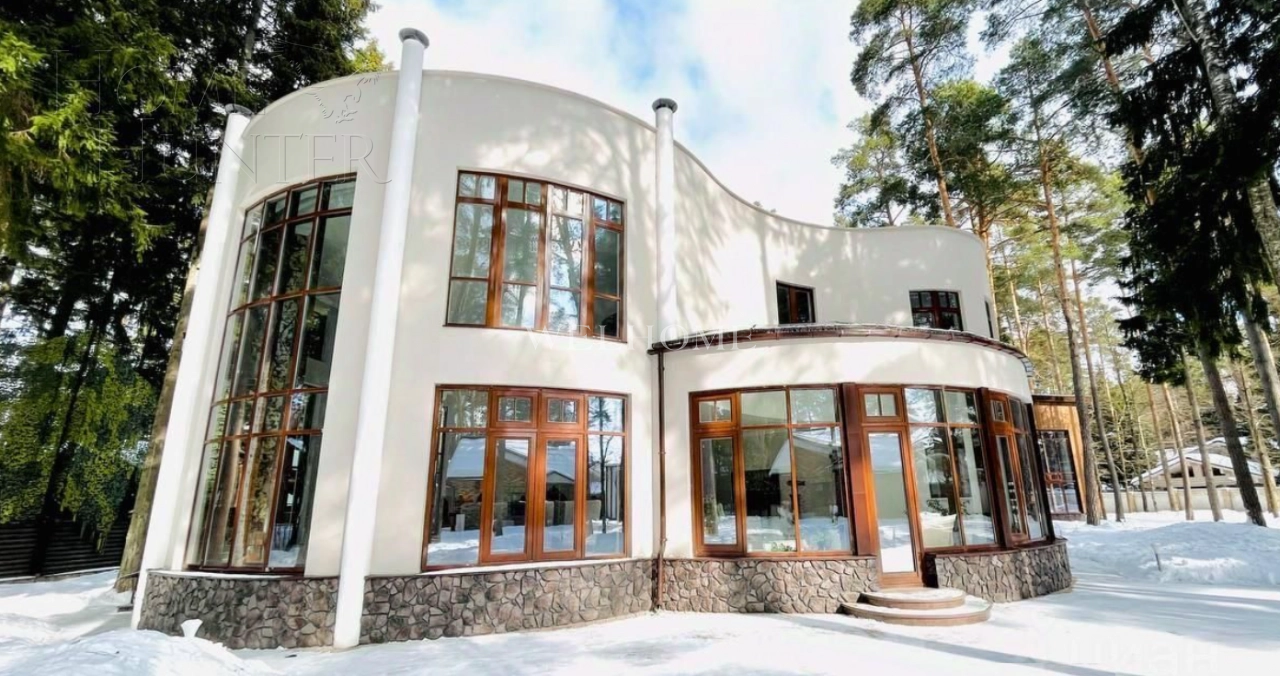 3-этажный коттедж 1 440 м² с отделкой