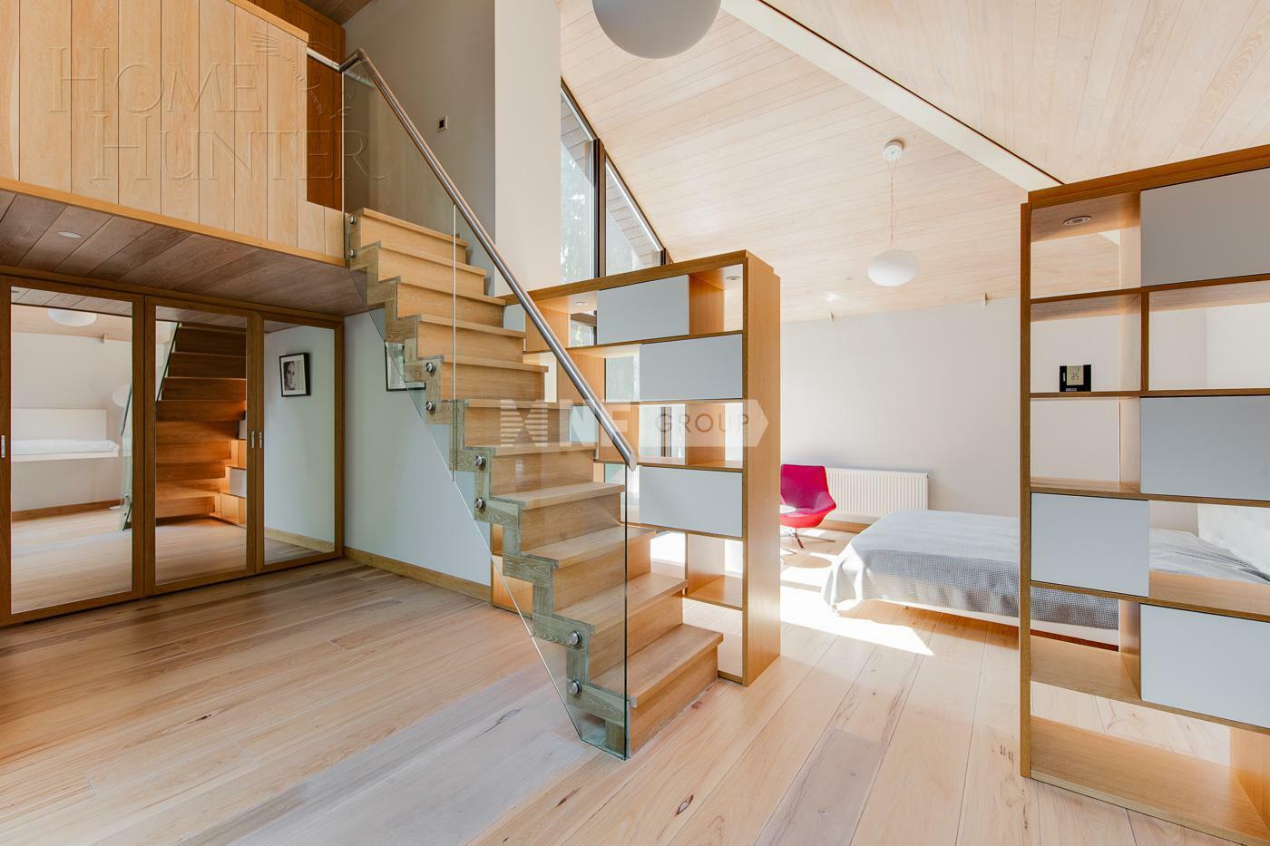 4-этажный коттедж 1 100 м² с отделкой