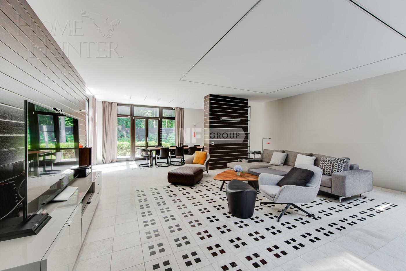 4-этажный коттедж 1 100 м² с отделкой