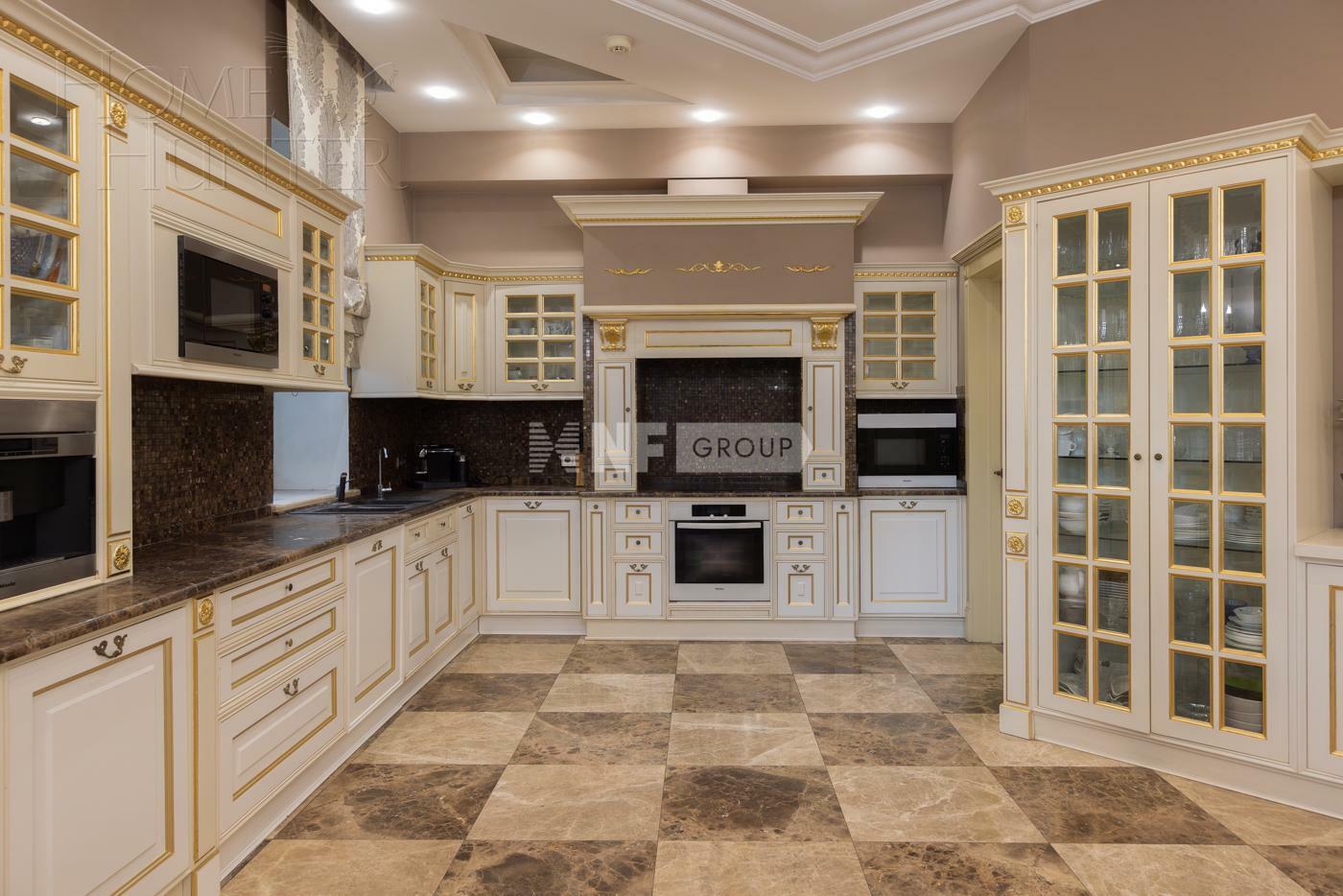 2-этажный коттедж 1 400 м² с отделкой