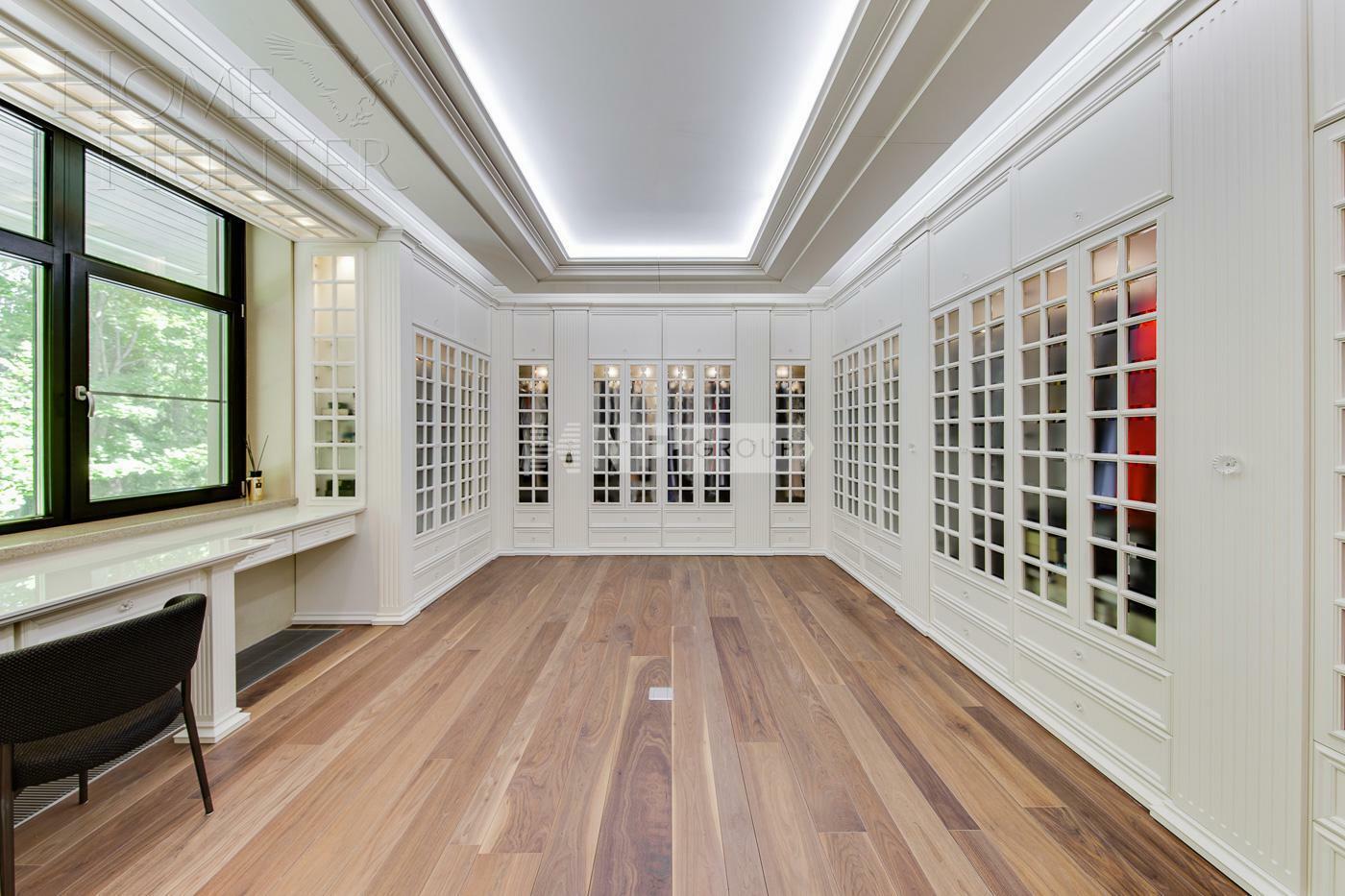 4-этажный коттедж 1 100 м² с отделкой