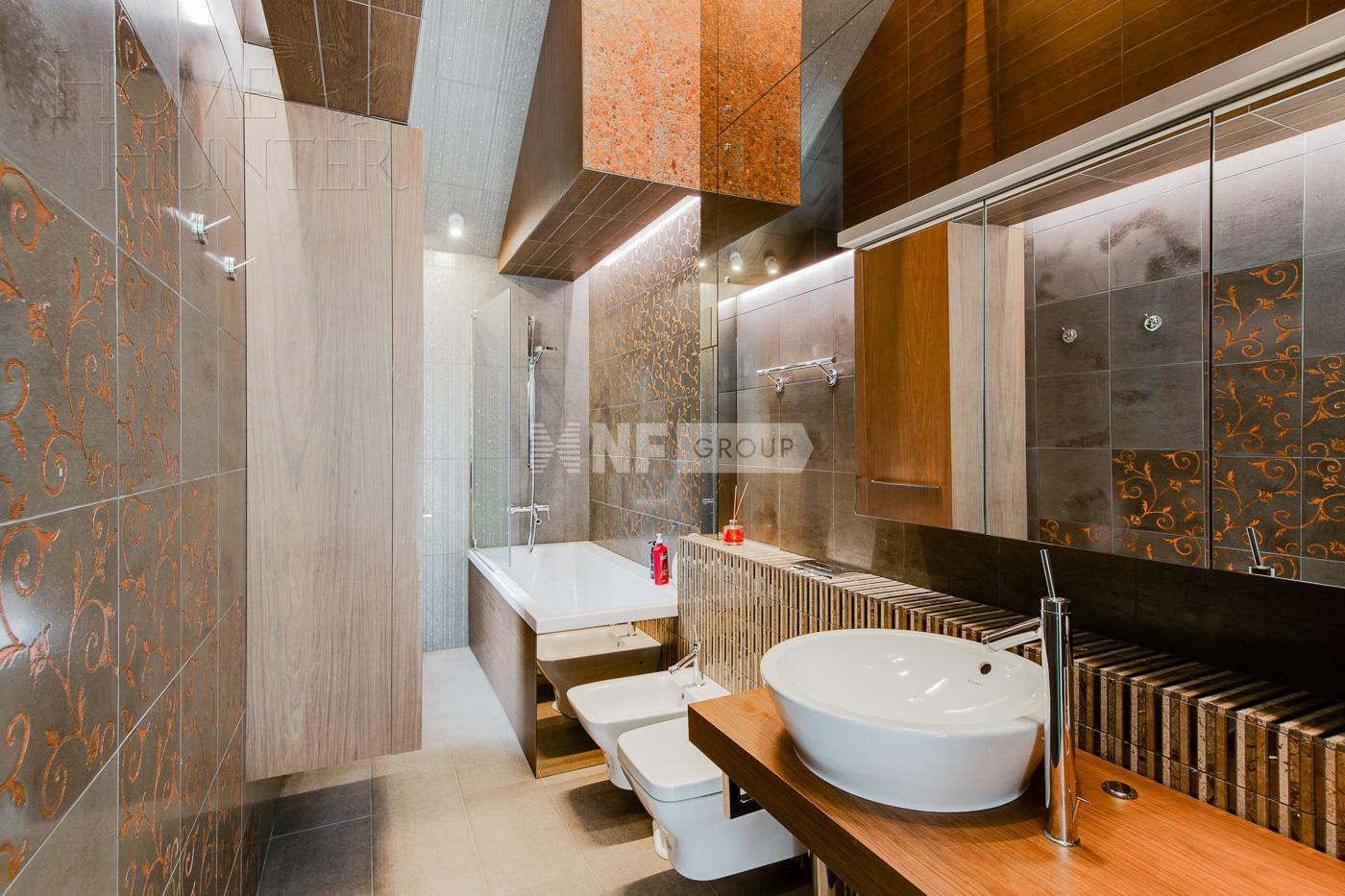 4-этажный коттедж 1 100 м² с отделкой