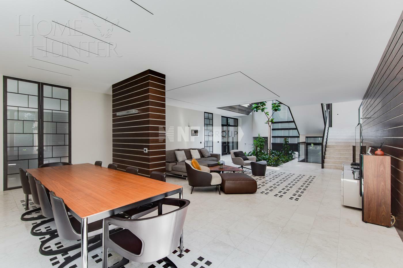 4-этажный коттедж 1 100 м² с отделкой