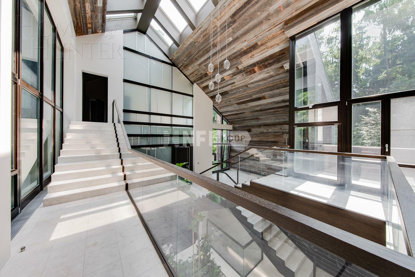 4-этажный коттедж 1 100 м² с отделкой