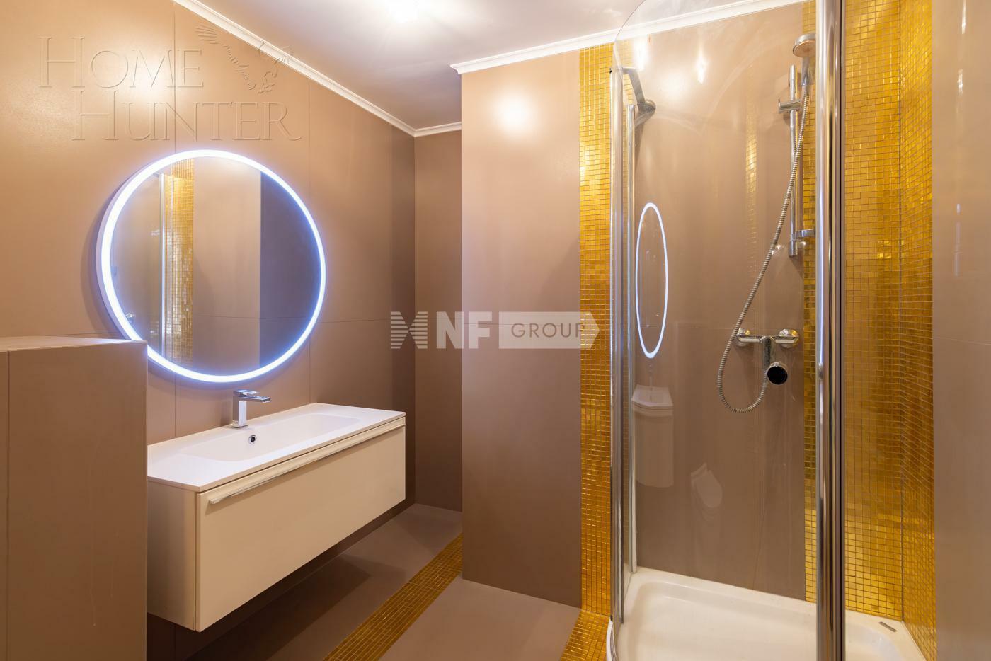 2-этажный коттедж 1 400 м² с отделкой