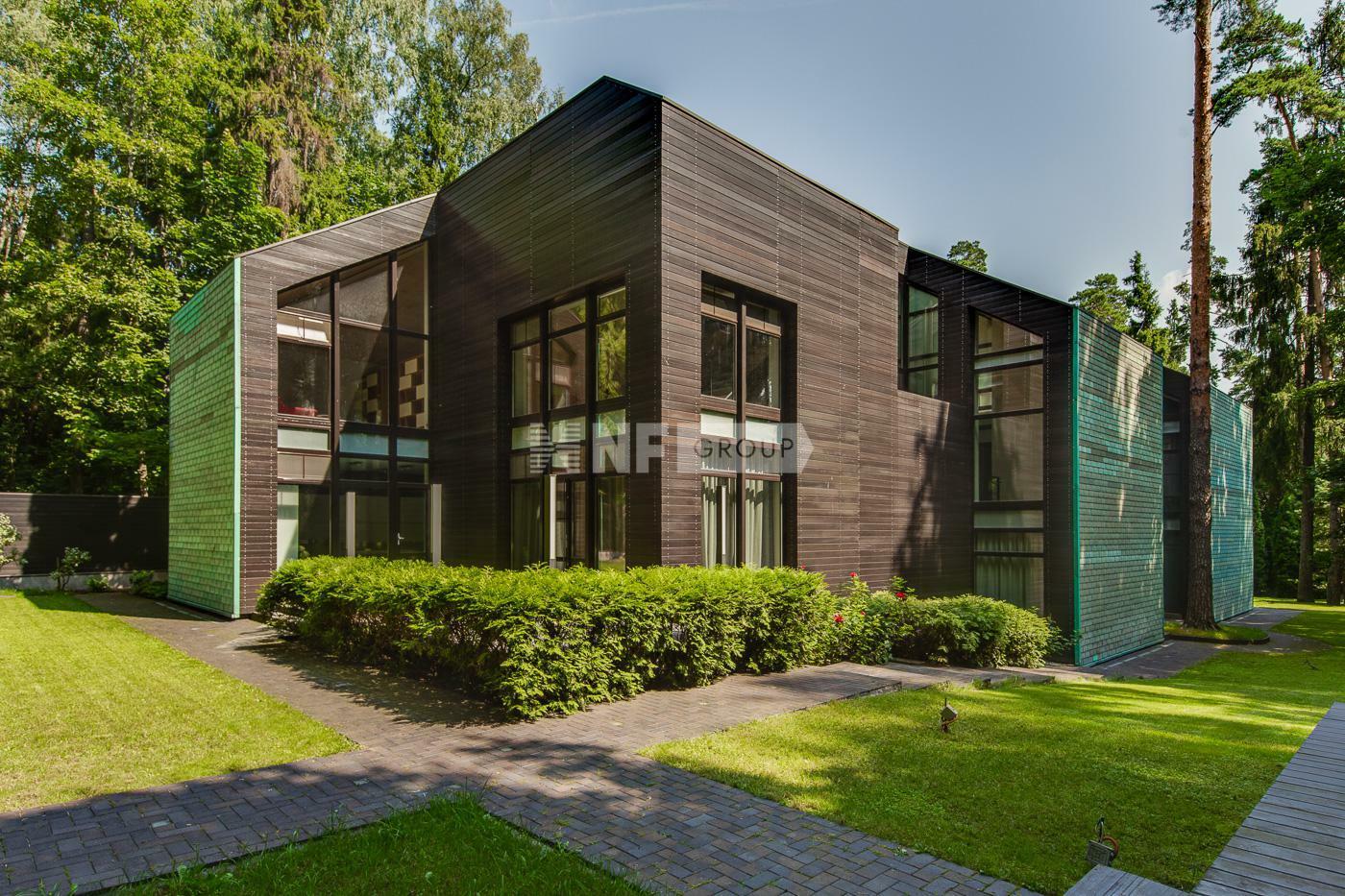 4-этажный коттедж 1 100 м² с отделкой