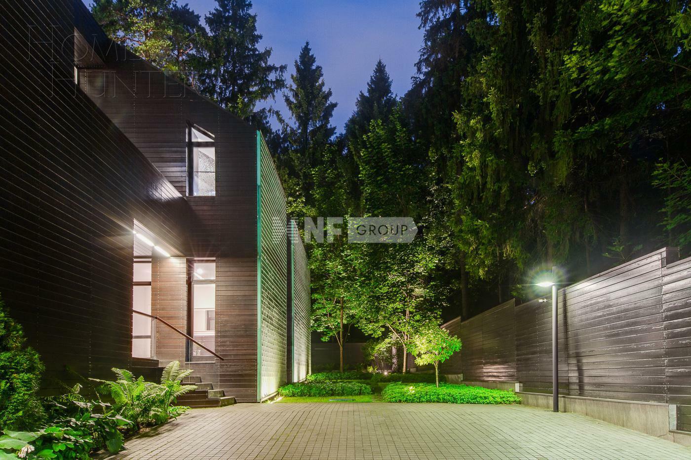 4-этажный коттедж 1 100 м² с отделкой