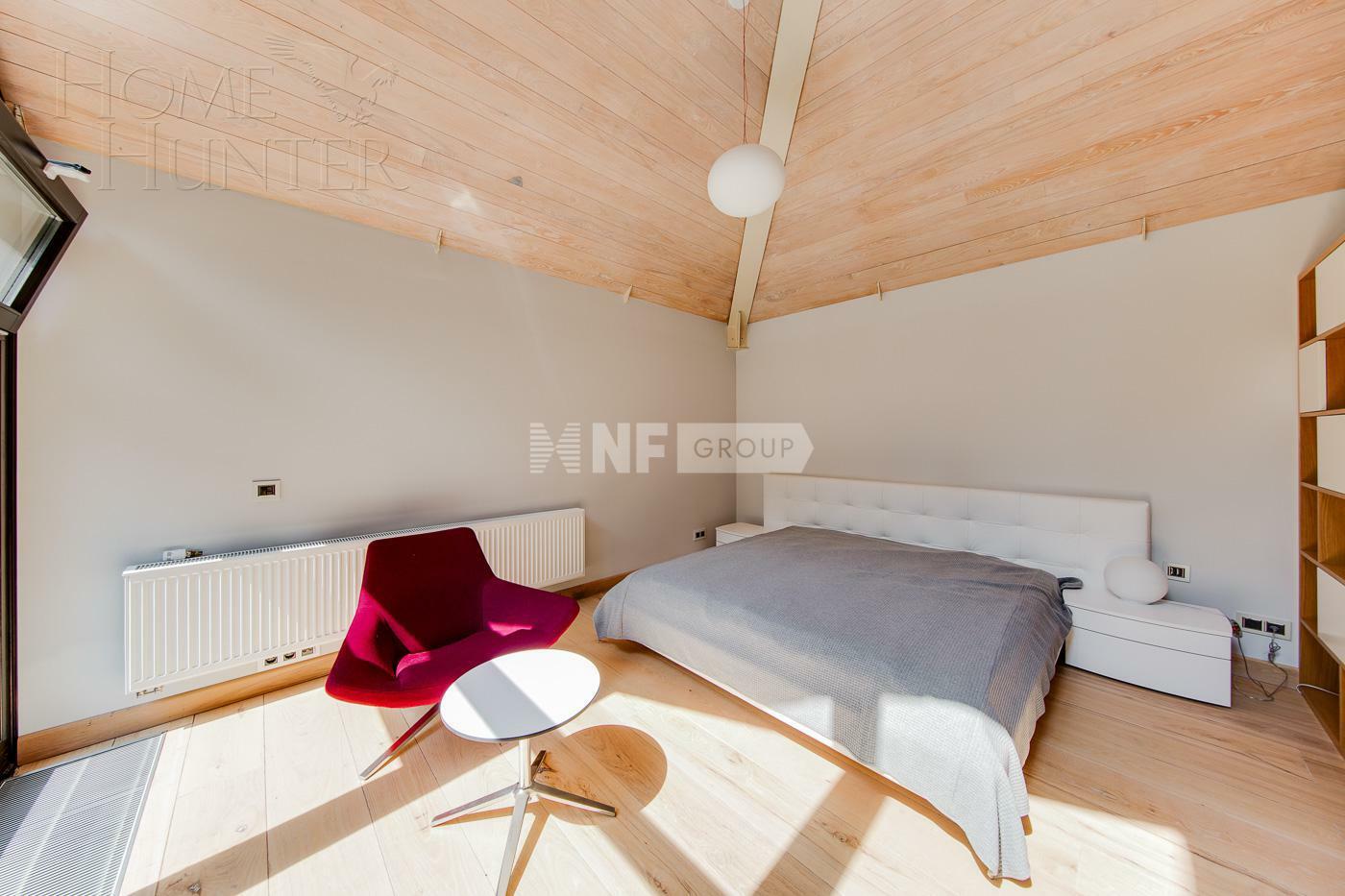 4-этажный коттедж 1 100 м² с отделкой