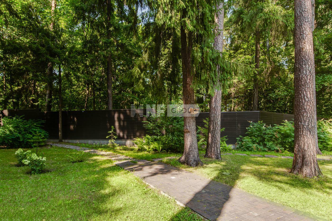 4-этажный коттедж 1 100 м² с отделкой