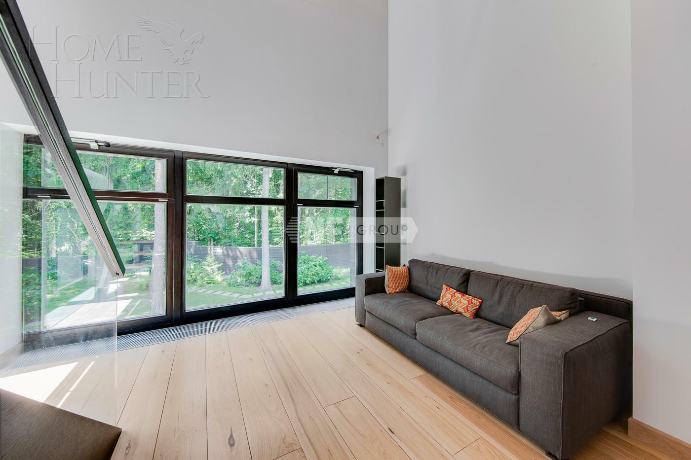 4-этажный коттедж 1 100 м² с отделкой