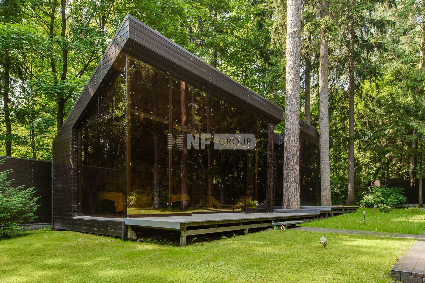 4-этажный коттедж 1 100 м² с отделкой