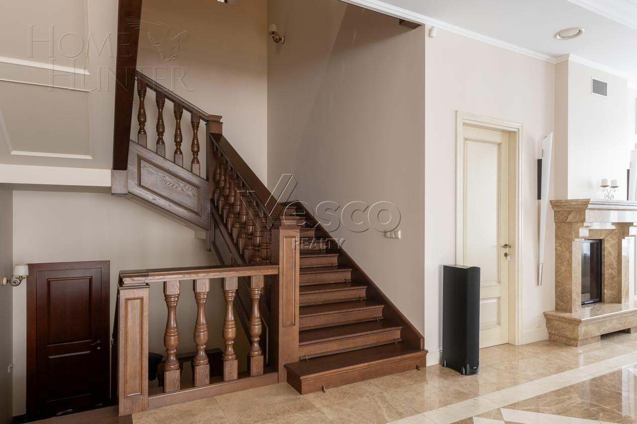 2-этажный коттедж 959 м² с отделкой