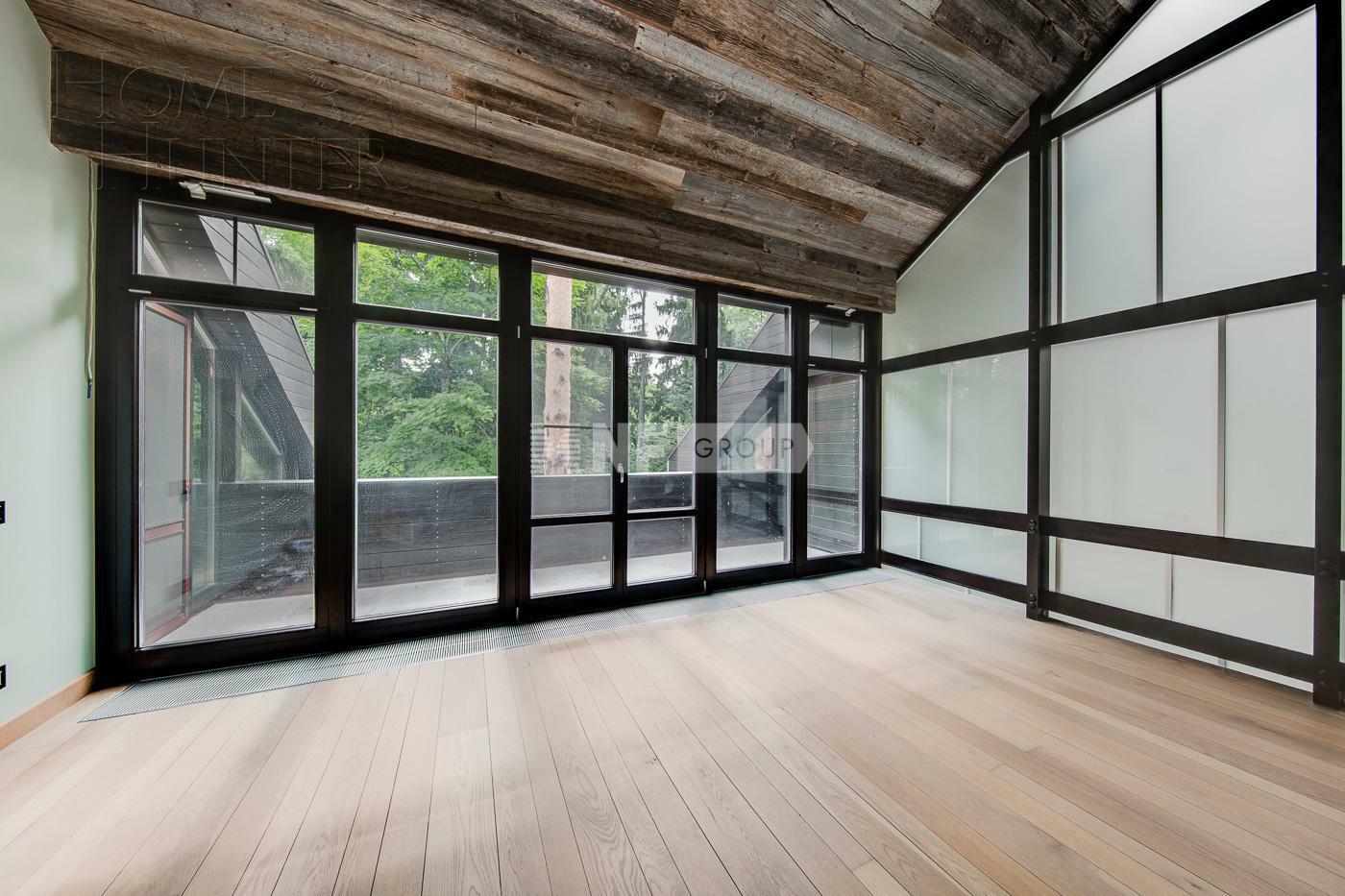 4-этажный коттедж 1 100 м² с отделкой