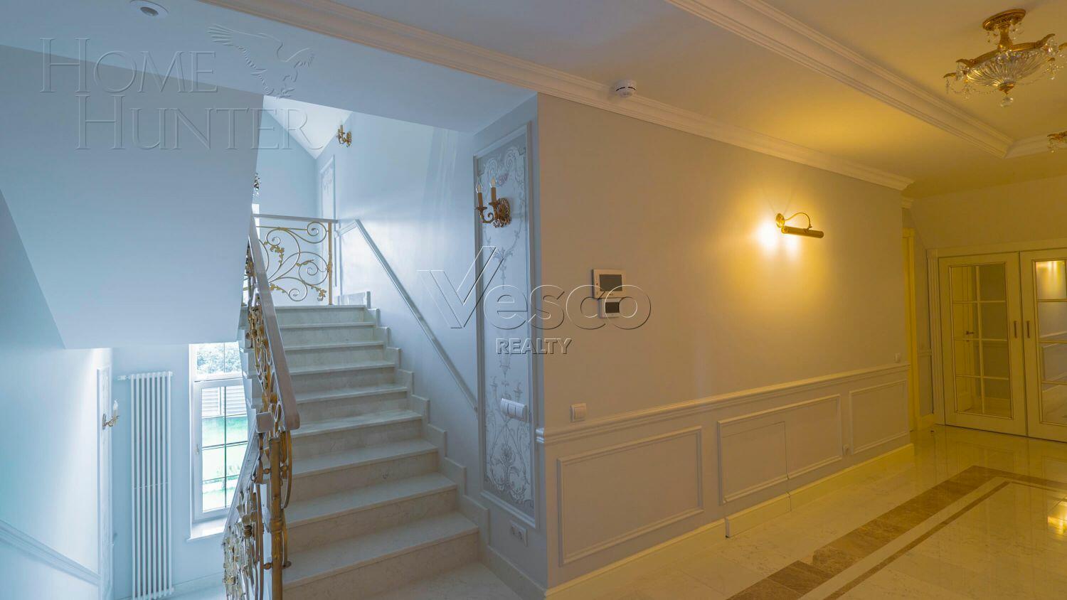 2-этажный коттедж 1 063 м² с отделкой