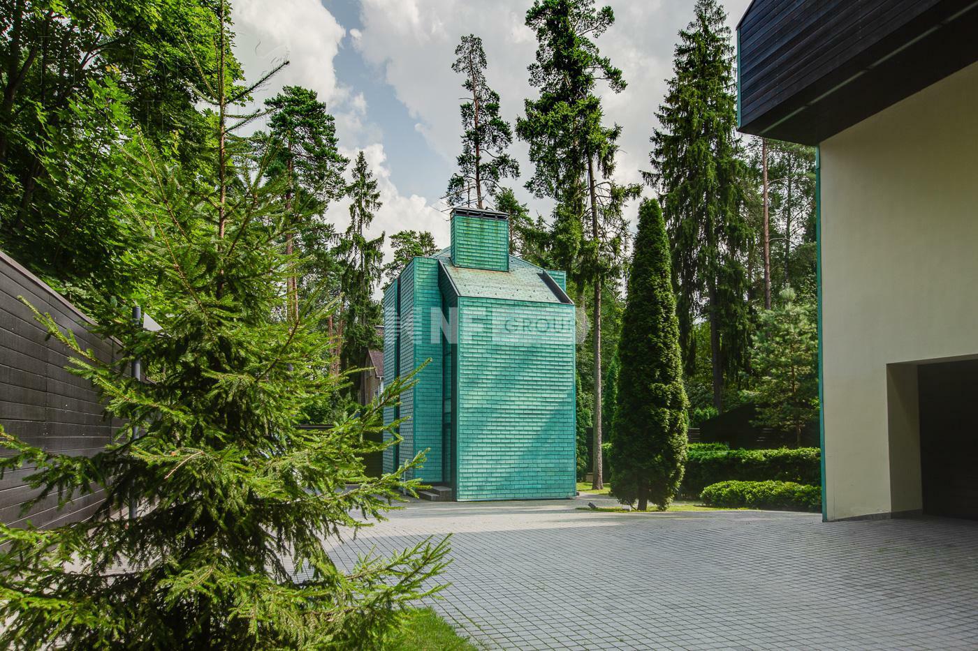 4-этажный коттедж 1 100 м² с отделкой