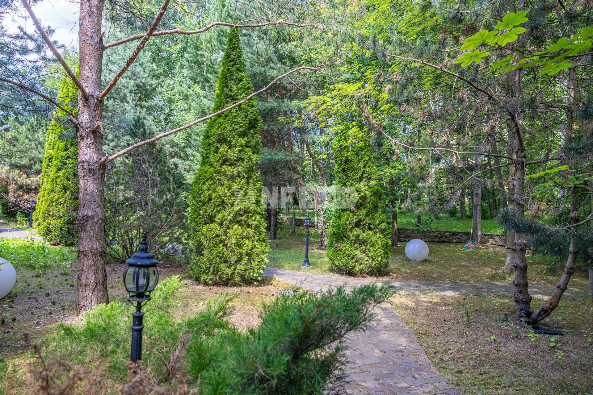 2-этажный коттедж 1 400 м² с отделкой